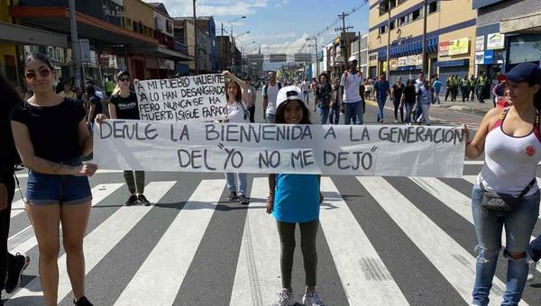 Los colombianos se apoderan de las calles para protestar contra el Gobierno - .::RADIO NACIONAL::.