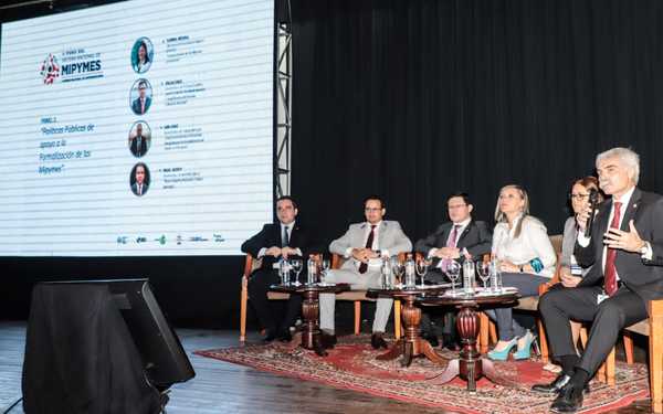 En paneles explicaron facilidades para la formalización de las mipymes | .::Agencia IP::.