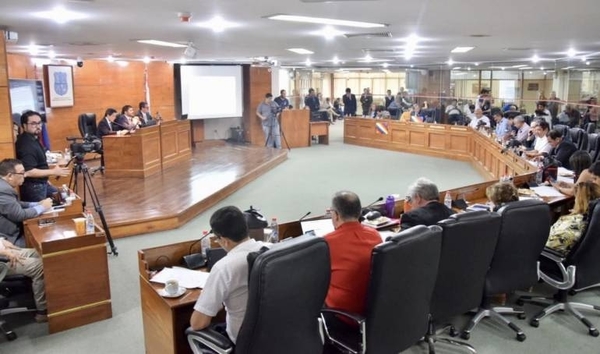 HOY / Presupuesto para Asunción: 'potables' candidatos hacen críticas apuntando a municipales 2020, afirman