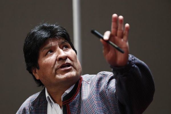 Morales dije tener “derecho” a ser candidato, pero renunciaría por la paz en Bolivia  - Mundo - ABC Color