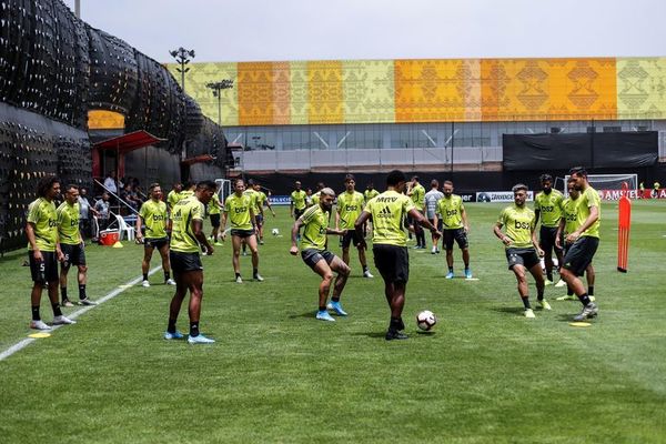 Flamengo se entrenó en una “jaula” - Fútbol - ABC Color