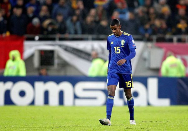 UEFA abre investigación por incidentes racistas - Fútbol - ABC Color