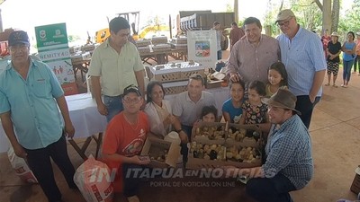 ENTREGAN POLLITOS PARA COMUNIDADES CAMPESINAS DE ALTO VERÁ
