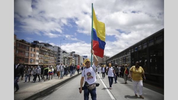 Disturbios en la Plaza de Bolívar de Bogotá por ataque al Capitolio » Ñanduti