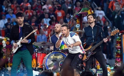 HOY / Coldplay decide no salir de gira por "impacto medioambiental"
