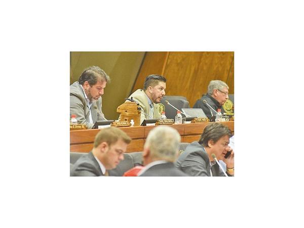 Siguen otorgando pensiones sin cumplir   con  requisitos