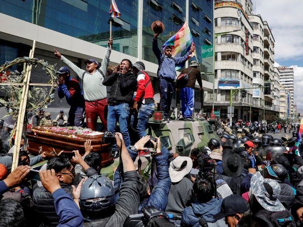 Congreso boliviano apura llamado a elecciones ante incesante crisis