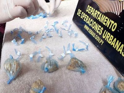 Capturan a supuesta distribuidora de estupefacientes en la Chacarita - Judiciales y Policiales - ABC Color