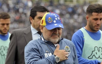 HOY / Maradona vuelve a Gimnasia dos días después de haber renunciado