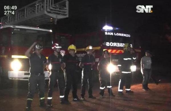 Bomberos de San Lorenzo celebran un nuevo aniversario - SNT