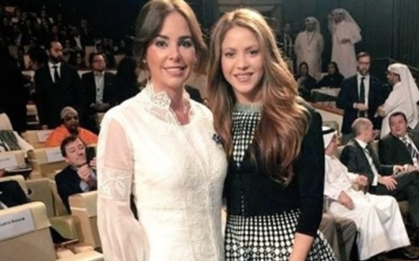 La Primera Dama Silvana Abdo junto a Shakira
