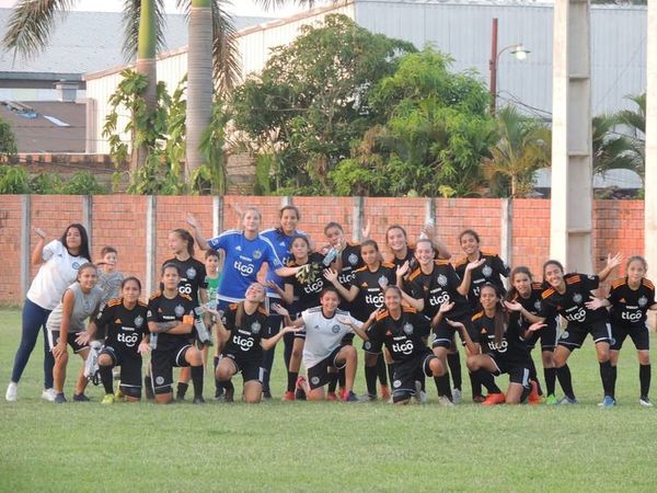 Fútbol femenino: las chicas no paran - Fútbol - ABC Color