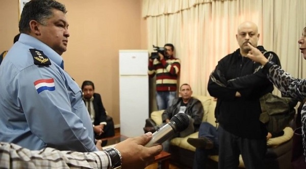 A comisario le agradan los gorditos antes que los flacuchos tatuados