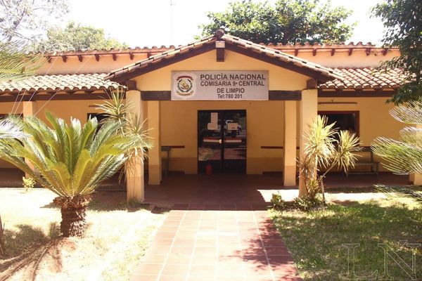 Raptan y roban a pareja de docentes en Limpio