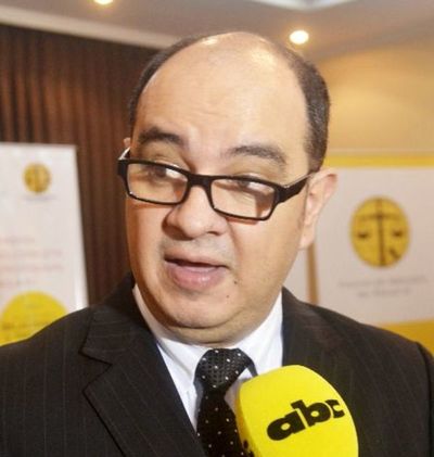 Si la Corte paga salario huelguistas, incurre en malversación y da motivos para juicio político, según Colegio de Abogados  - Notas - ABC Color