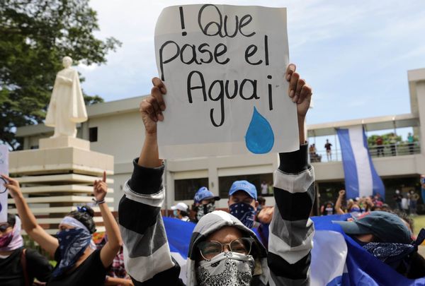 Policía retiene a 13 opositores por tratar de auxiliar a huelguistas en Nicaragua