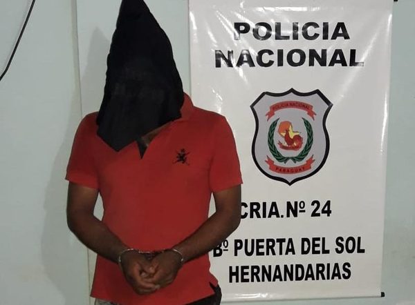 Detienen a hombre con orden de captura por robo