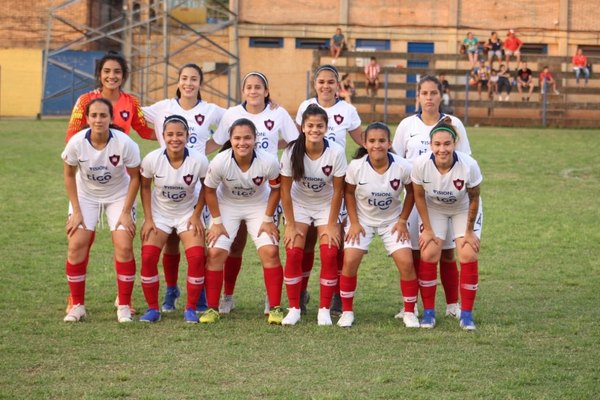 Debutó con 14 años en Cerro y anotó un gol