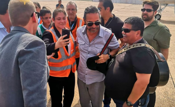 HOY / Marco Antonio Solís ya esta en Paraguay y se prepara para deleitar a su público