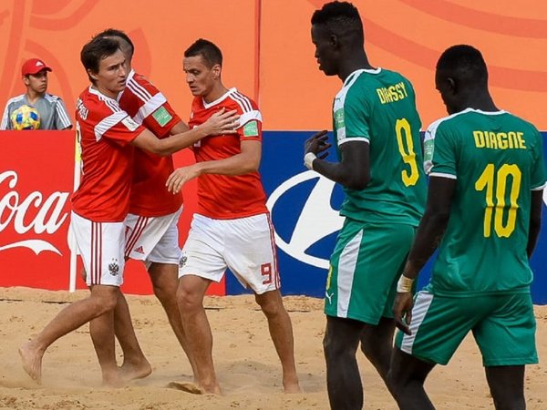 Rusia suda para vencer a Senegal