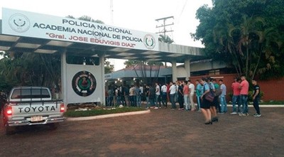 No se puede excluir a una persona porque es madre de familia, es inconstitucional, afirma Defensor del Pueblo