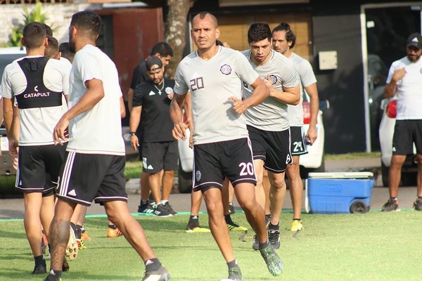 Garnero confirmó el once titular de Olimpia para el clásico