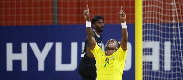 Brasil mete goles y mete miedo