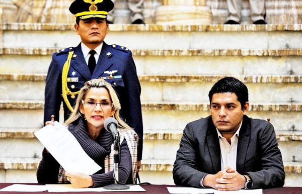 Gobierno interino anuncia diálogo con opositores para frenar crisis en Bolivia - Mundo - ABC Color