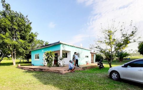 Dos encapuchados asaltan y toman de rehenes a docente y a su pequeño hijo - Judiciales y Policiales - ABC Color