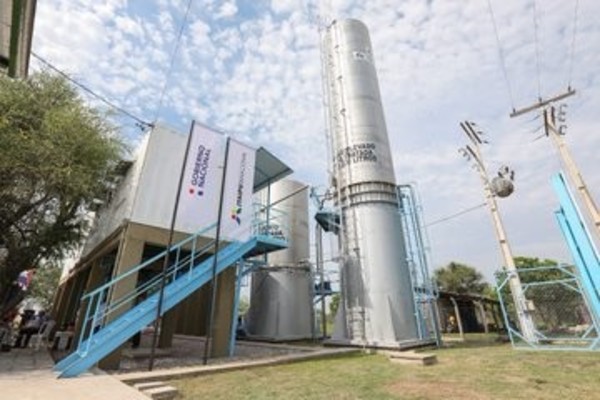 Agua potable llega a familias humildes de lejana localidad chaqueña