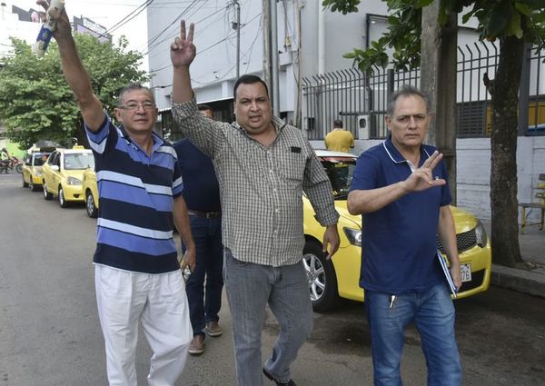 Echaron a taxistas que denunciaron “mafia” de paradas - Nacionales - ABC Color