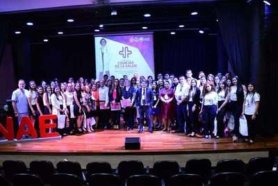 CONTINÚA CON ÉXITO EL CONGRESO DE CIENCIAS DE LA SALUD DE LA UNAE