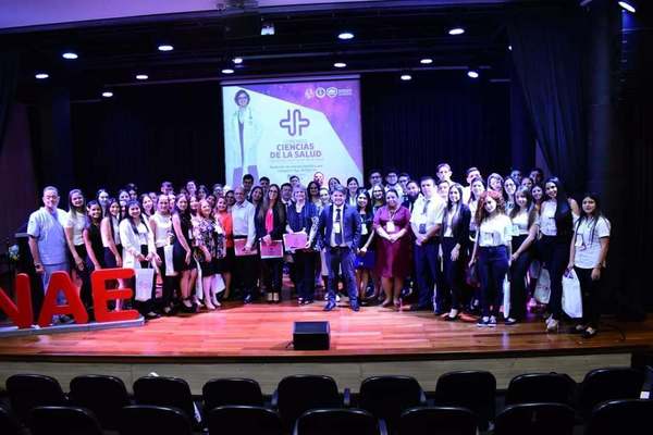 CONTINÚA CON ÉXITO EL CONGRESO DE CIENCIAS DE LA SALUD DE LA UNAE
