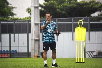 Bernay y la inusual línea de 3 - Fútbol - ABC Color