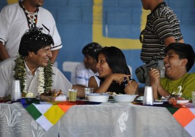 Hijos de Evo Morales dejan Bolivia rumbo a Argentina