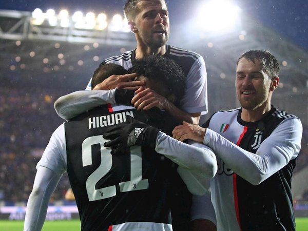 Higuaín y Dybala hacen de Cristiano y rescatan a Juventus