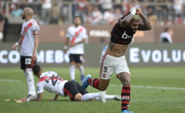 HOY / Flamengo asciende a la cúspide de América luego de 38 años