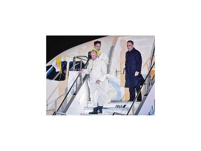 El papa Francisco  llega a Japón con un mensaje antinuclear