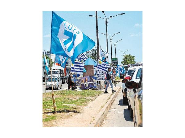 Uruguayos eligen hoy en las urnas si sigue la izquierda o vuelve la derecha