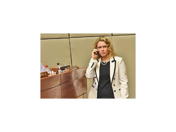 Vallejo advierte sobre ley de financiamiento en internas