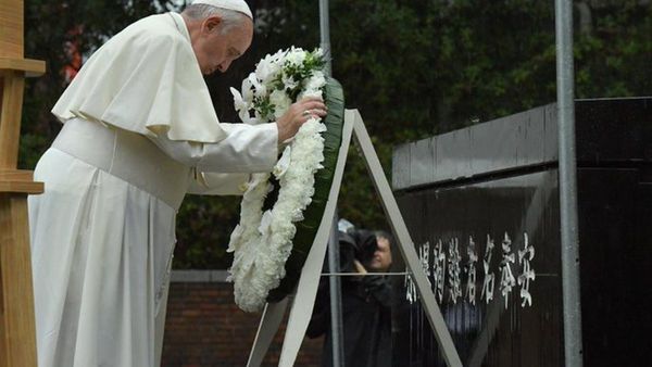 Sobrevivientes de Hiroshima describen sus “escenas de infierno” al Papa