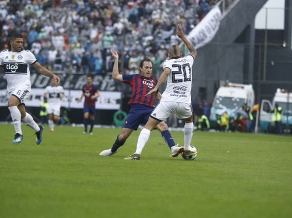 Pequeña diferencia en el historial del clásico
