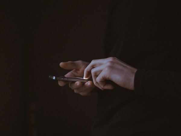 Advierten sobre sistema de estafa a través de llamadas internacionales
