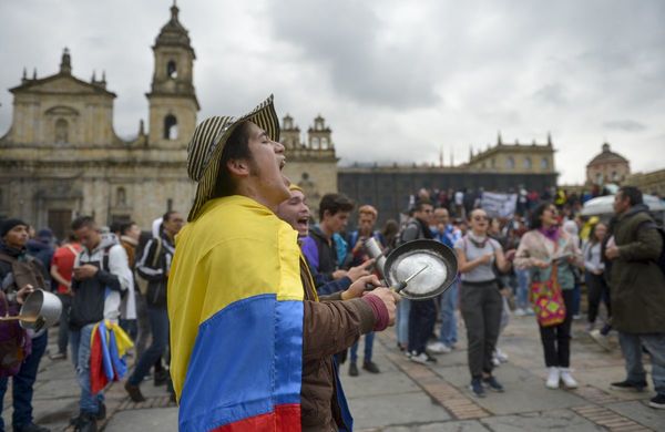 Manifestantes en Colombia piden diálogo “directo” a Duque