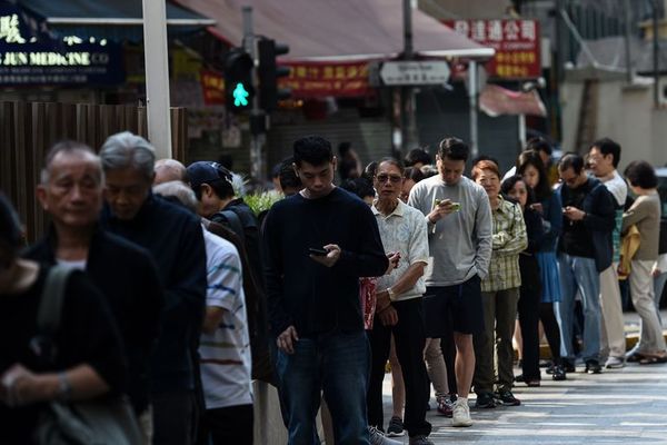 Afluencia récord en elecciones de Hong Kong marcadas por protestas - Mundo - ABC Color