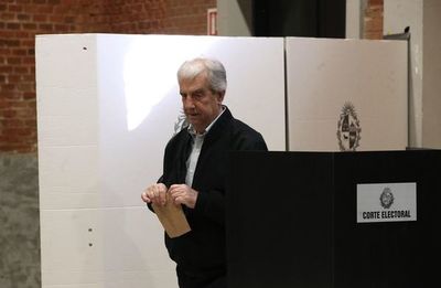 Vázquez critica intento de reelección de Morales pero dice que salida fue “golpe de facto"  - Mundo - ABC Color