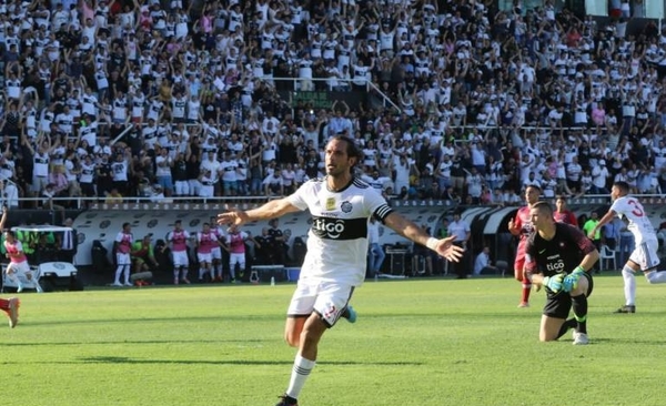 HOY / Roque se roba el clásico y sostiene la ventaja de Olimpia sobre Libertad