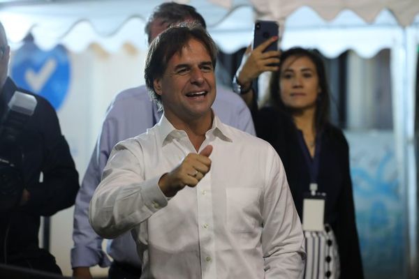Luis Lacalle Pou encabeza presidenciales en Uruguay - Mundo - ABC Color