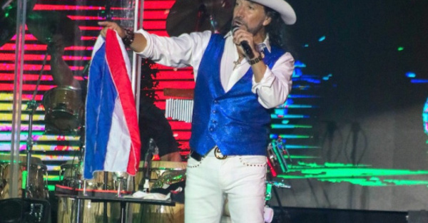 El Buki quiere una Navidad sin calor