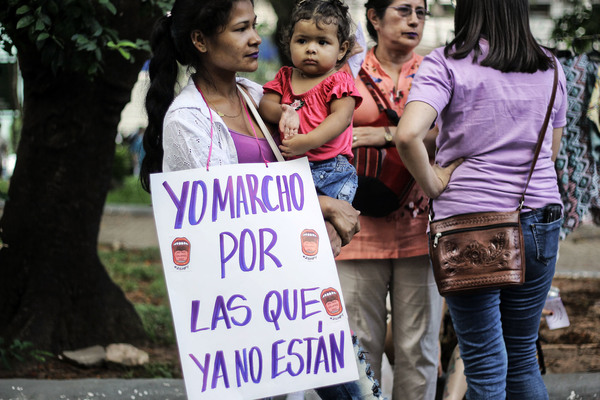 #25N: Mujeres marchan hoy en reclamo de una sociedad justa y políticas de protección